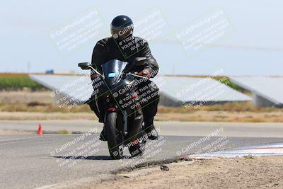 media/Apr-25-2022-Lets Ride (Mon) [[64890c87c4]]/Group B/1220pm (Wheelie Bump)/